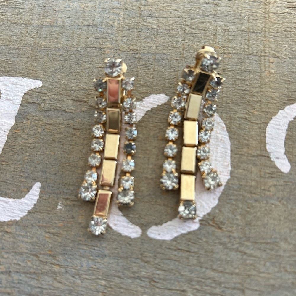 4/$100 SARAH COVENTRY Elegant Gold and Silver Drop clip ons Earrings
